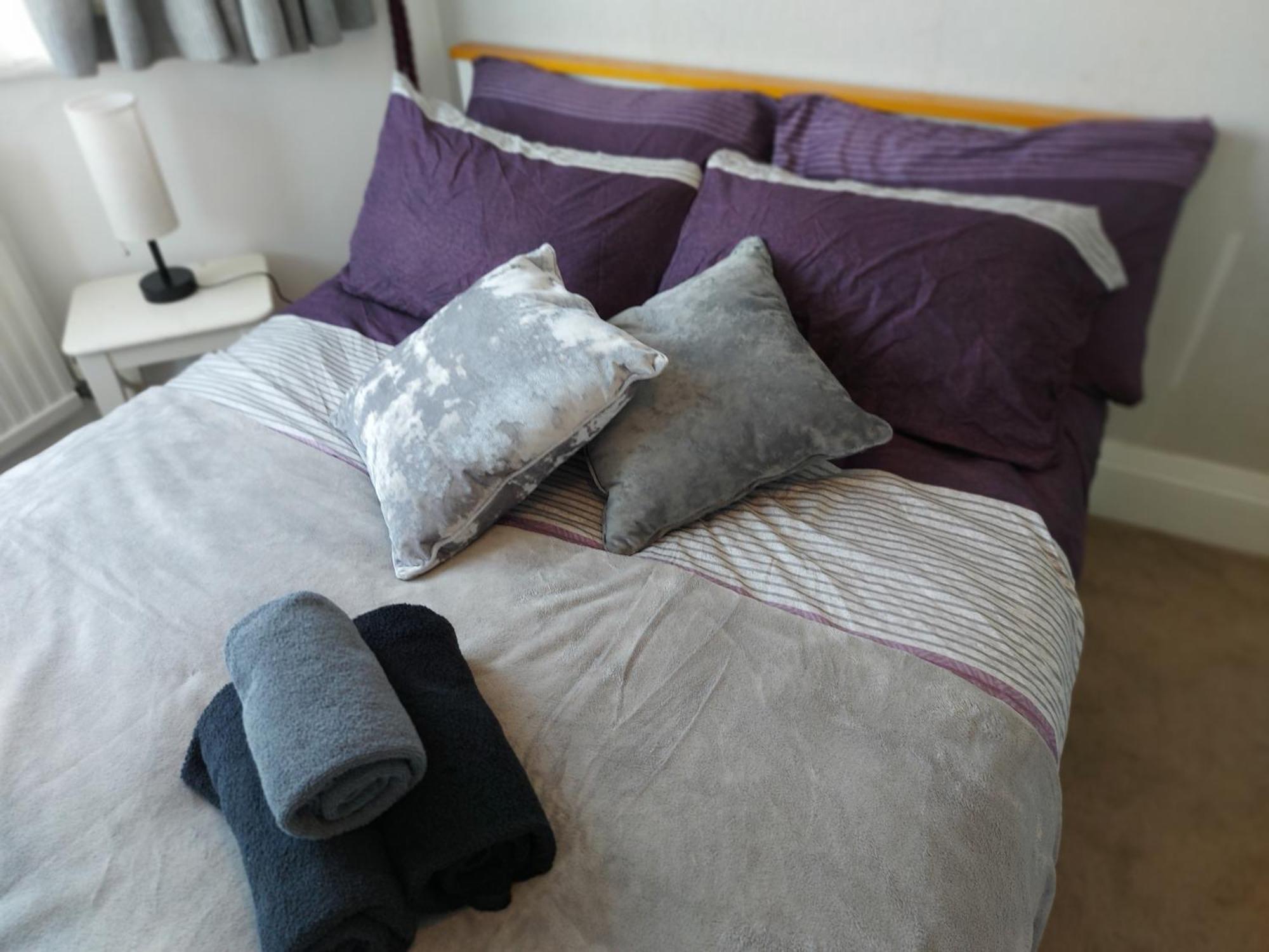 Appartement Large 4 Bedrooms Golders Londen